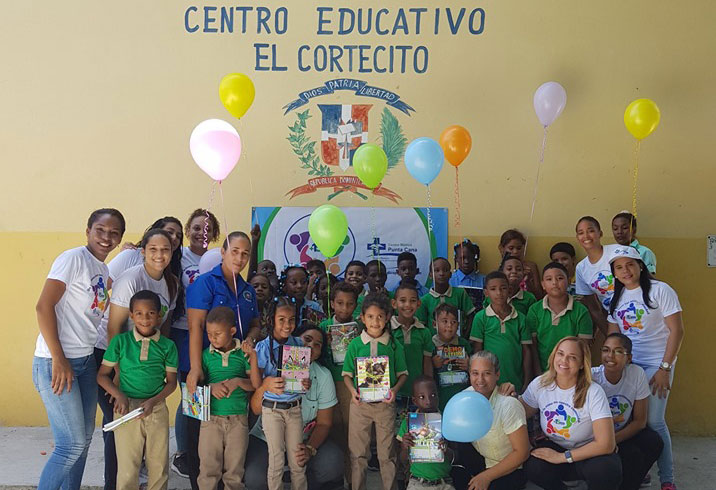 Centro Médico Punta Cana Apoya a la  Educación en la Zona