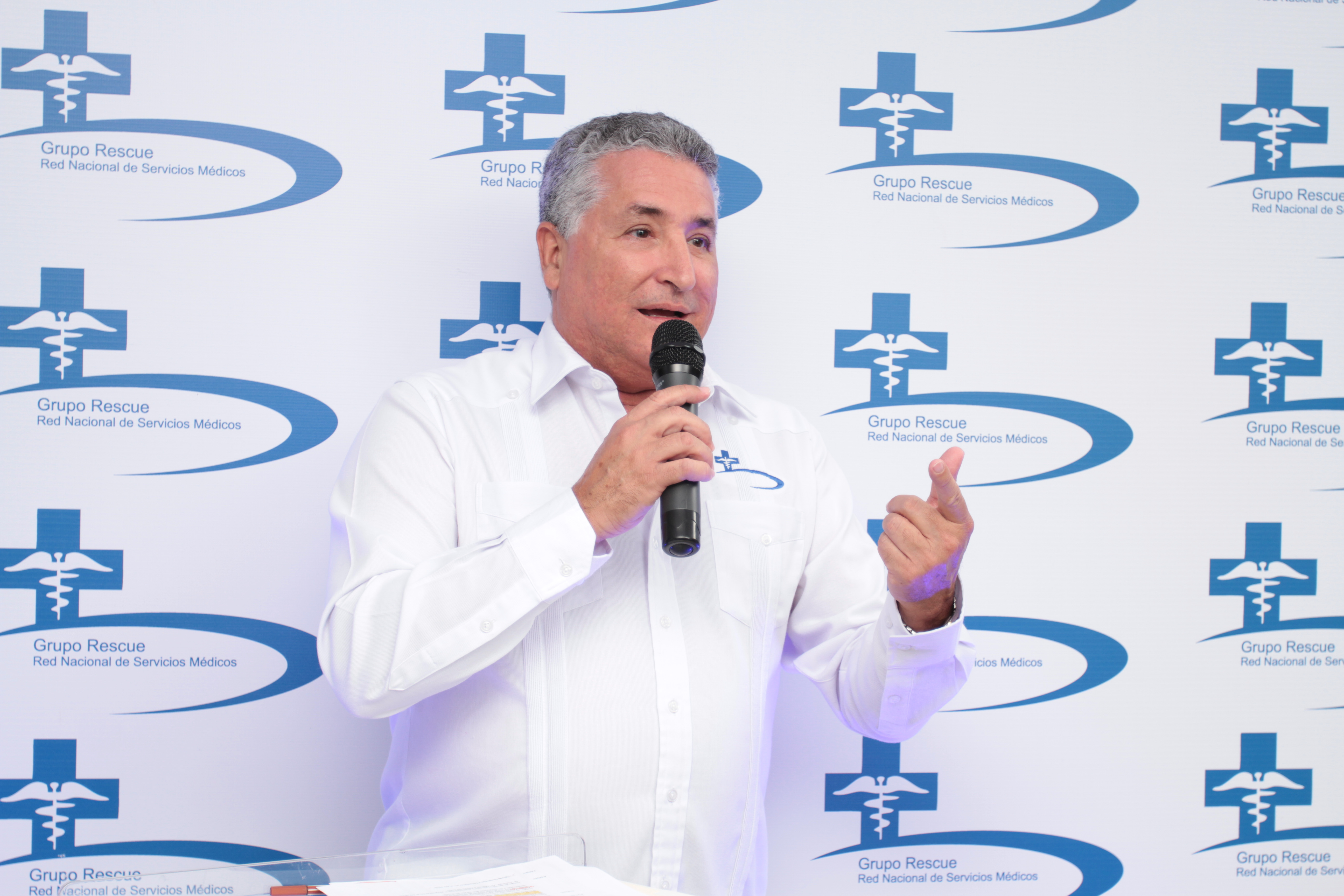 El Doctor José Natalio Redondo presidente del Grupo Rescue recomienda la aplicación de la tercera dosis de la vacuna contra el COVID-19